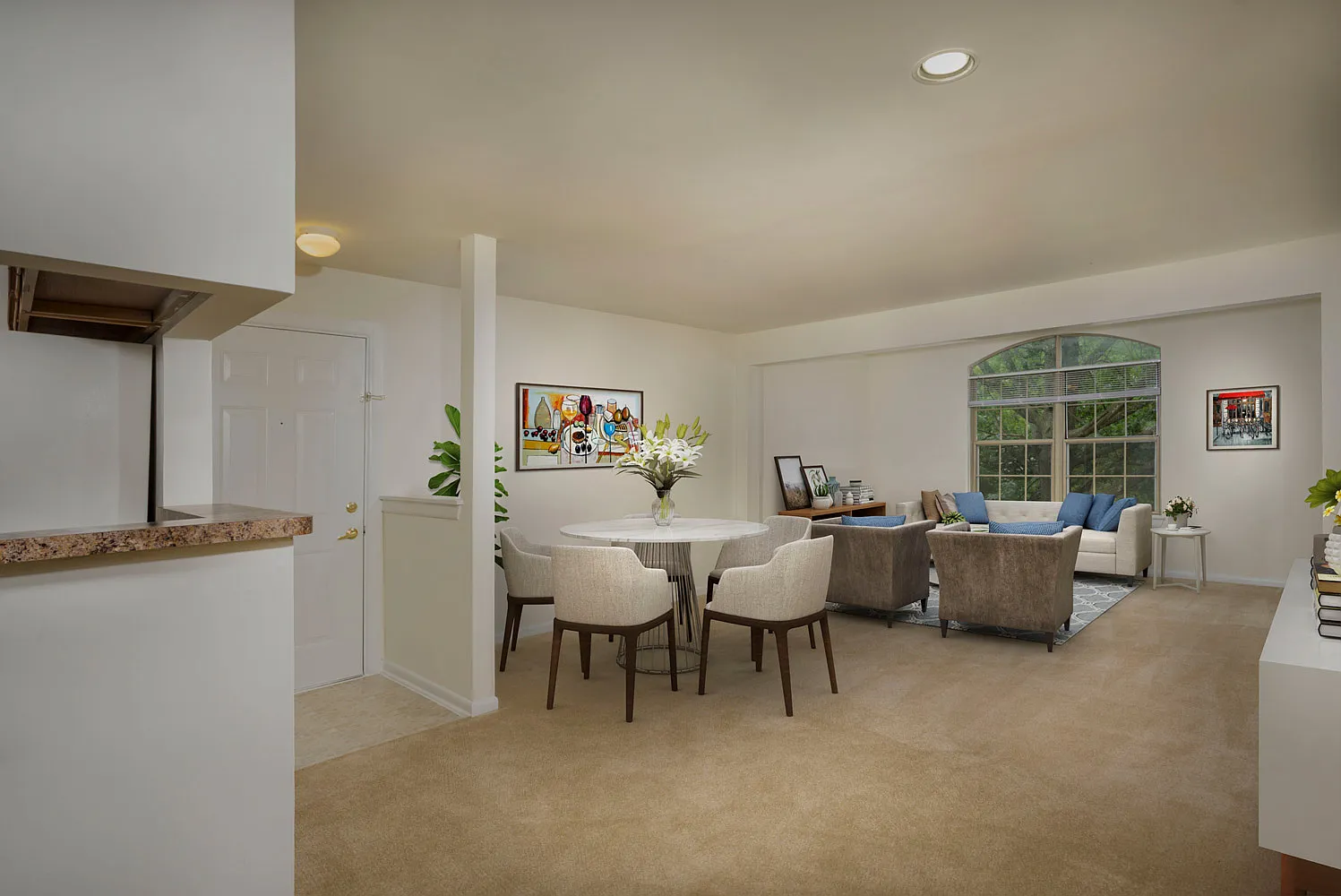 Seneca Club Apartments — Photo 2