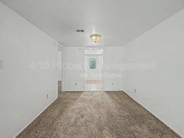 1927 E Hampton Ave #256 — Photo 6