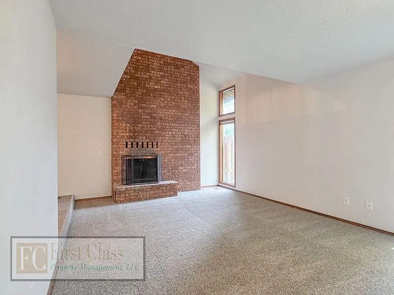 2 bed, 1.5 bath, 1202 sqft, $2,495 — Photo 3