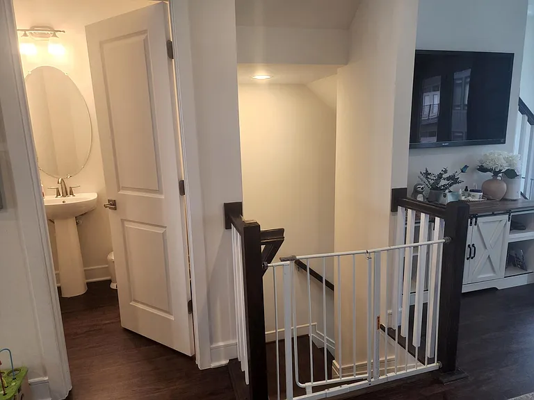 4981 Lakeside Xing — Photo 3