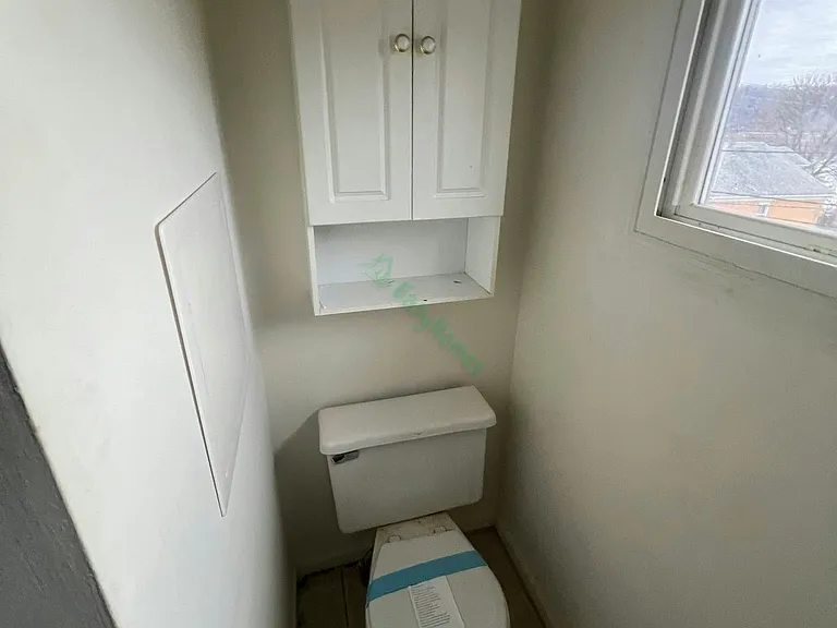 230 Locust St — Photo 8