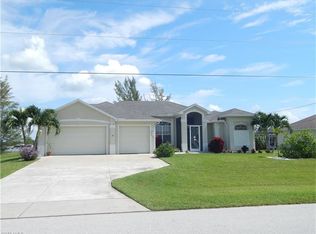 823 SW 28th Ter, Cape Coral, FL 33914
