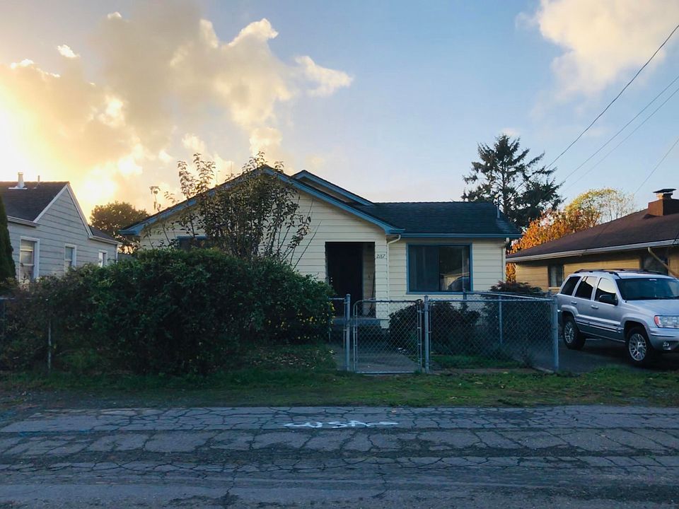 2nd image of 2187 Eastern Ave