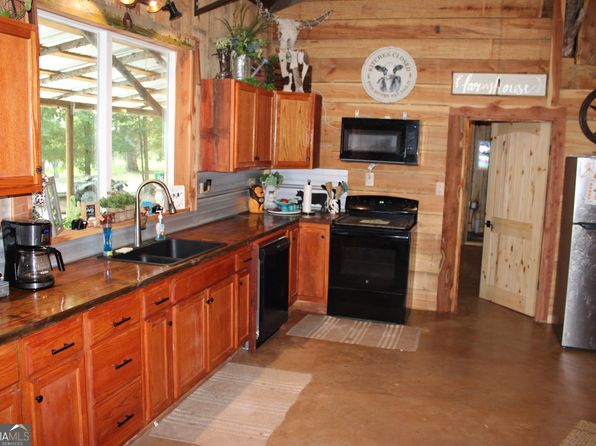 1058 Collins Rd, Gordon, AL 36343