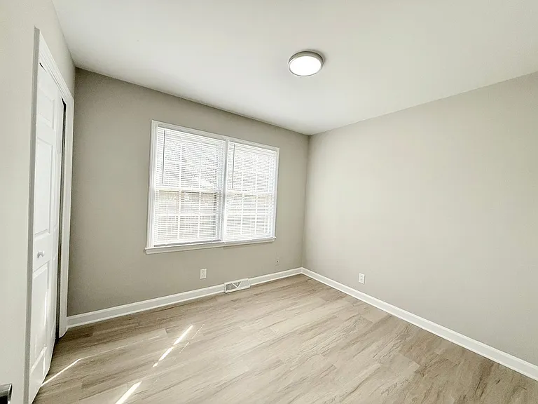 3819 Rosehaven Dr — Photo 8