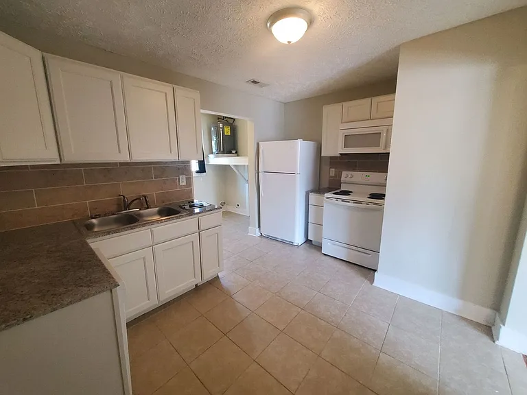 232C Woodrow St — Photo 5