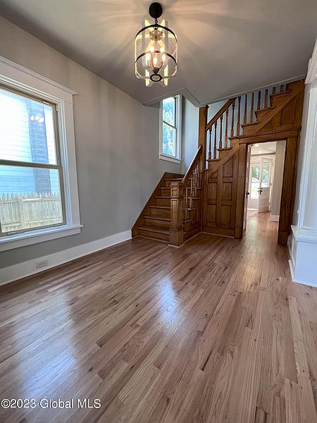 5th image of 4 Oak Street