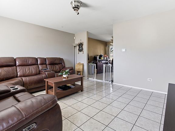 2nd image of 1160 Case Ln
