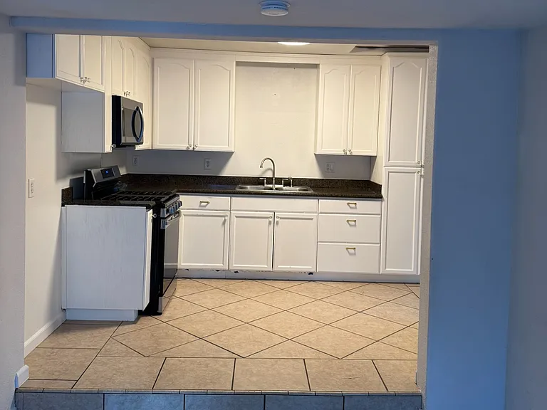 45 Sioc St — Photo 3