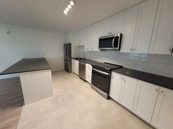 67 Parkwoods Village Dr, Toronto, ON