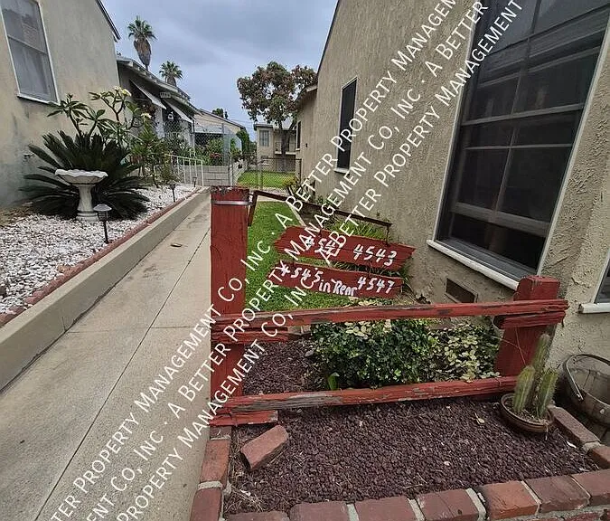 4547 E 14th St — Photo 9
