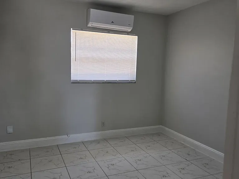 581 NE 34th Ct #A — Photo 1