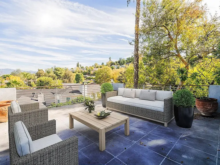 15316 Del Gado Dr — Photo 20