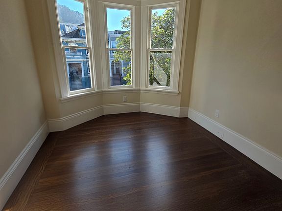 Smallest bedroom/office, has a closet