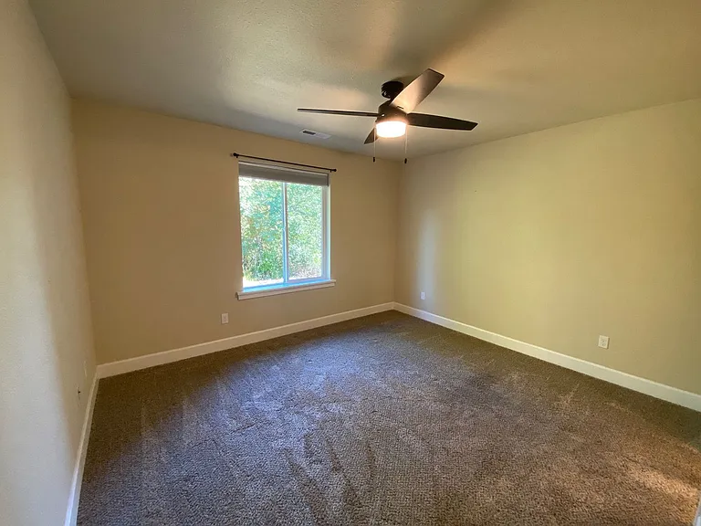 1680 NE Alameda Ave — Photo 7