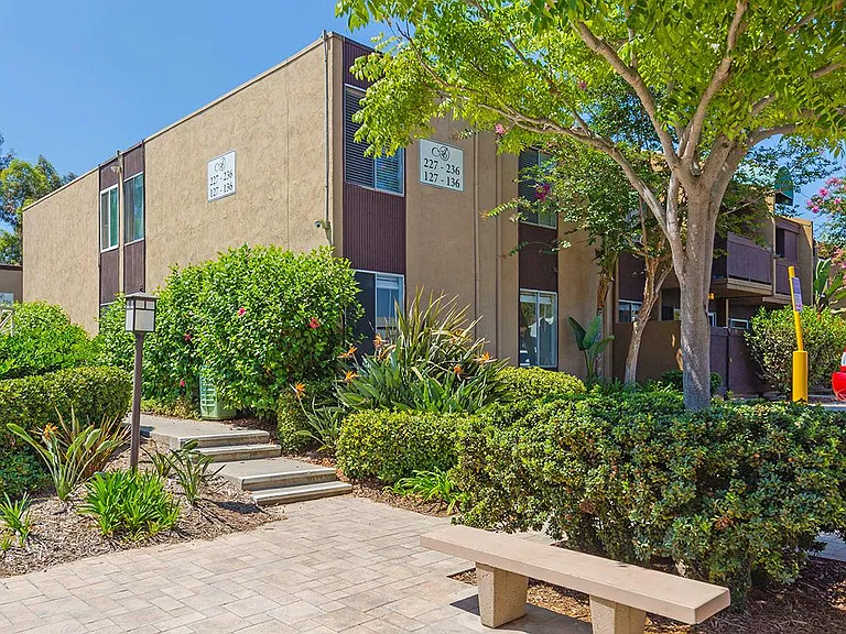 3454 Castle Glen Dr #136 — Photo 34