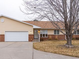 5515 Parklane Dr, Kearney, NE 68847