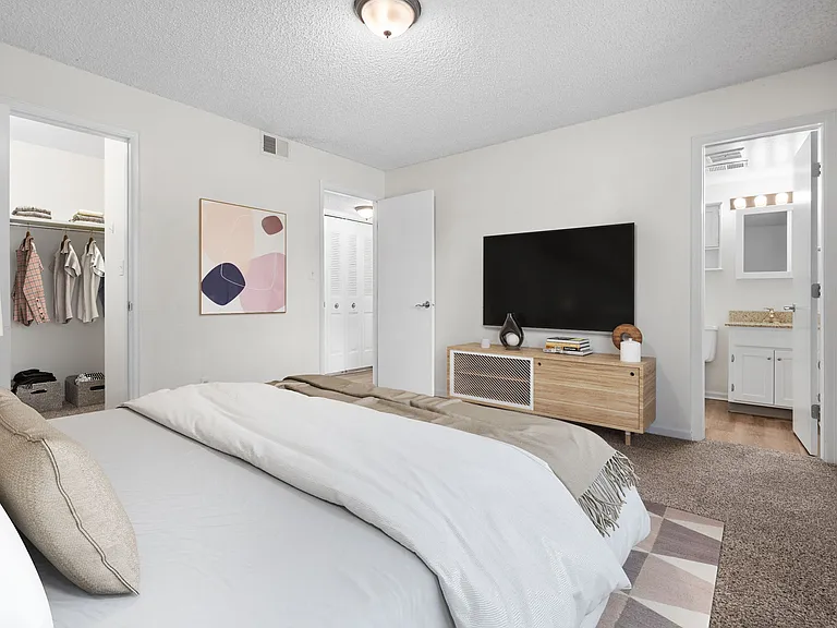 Lakemont Apartments — Photo 30