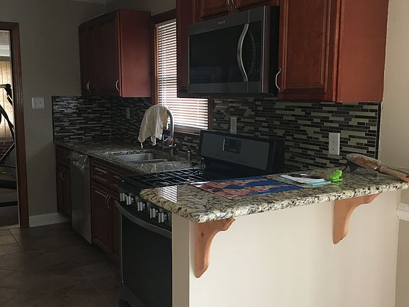 4th image of 212 Green Acre Dr