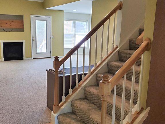 2nd image of 943 Maryvale Dr #943