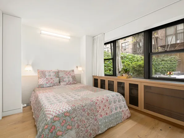 230 East 15th Street image 7 of 10