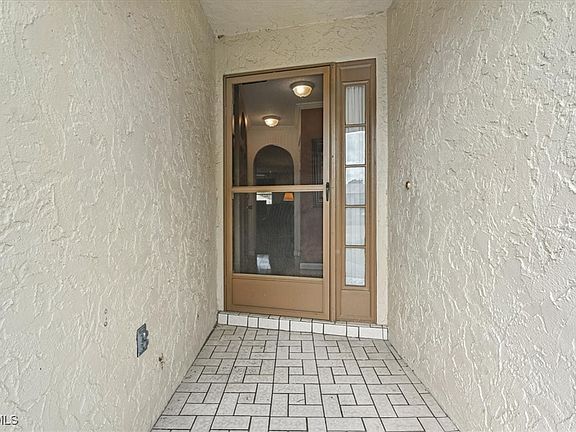 4th image of 2325 Linton Ln