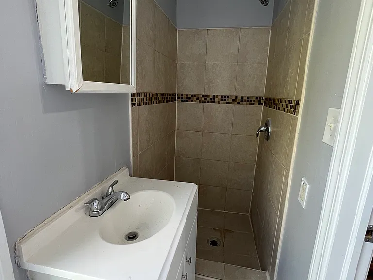 210 E End Ave #2A — Photo 5