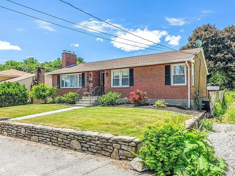 22 Alvarado Ave — Photo 18