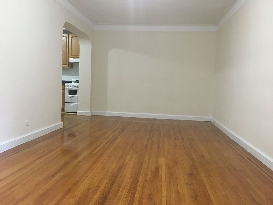 2nd image of 10905 Queens Blvd #3