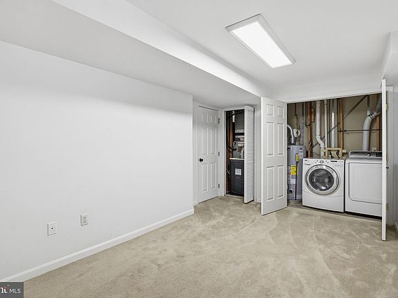5th image of 309 Barrows Ct