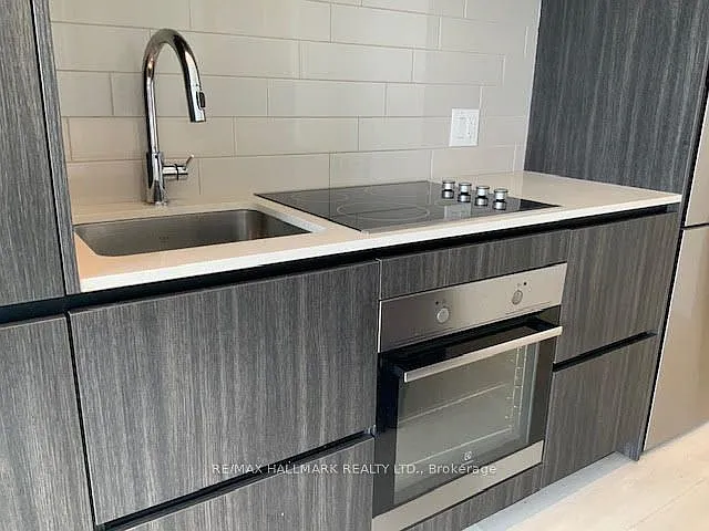 Du East. Boutique Condos by Daniels — Photo 4
