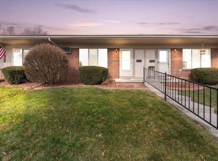 25329 Potomac Dr, South Lyon, MI 48178
