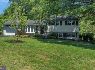 1550 Orlando Rd, Pottstown, PA 19464