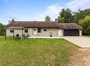 E2041 Meadowlark Ln, Waupaca, WI 54981