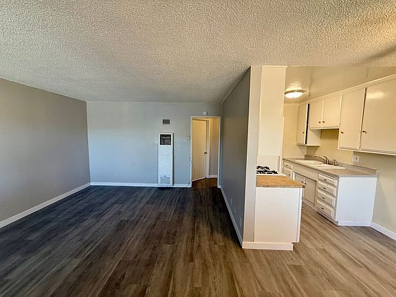 4th image of 4305 E 5th St #7