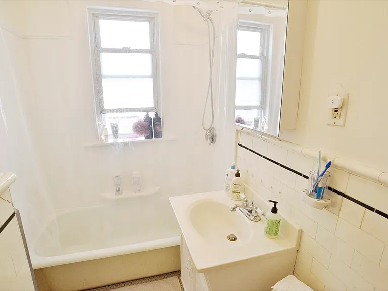 199 South St #6 — Photo 13