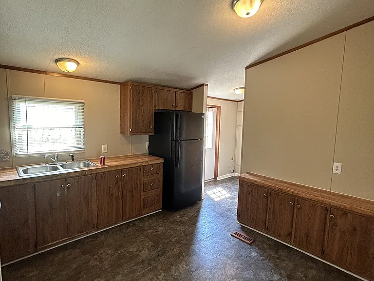 191 Zackary St — Photo 5