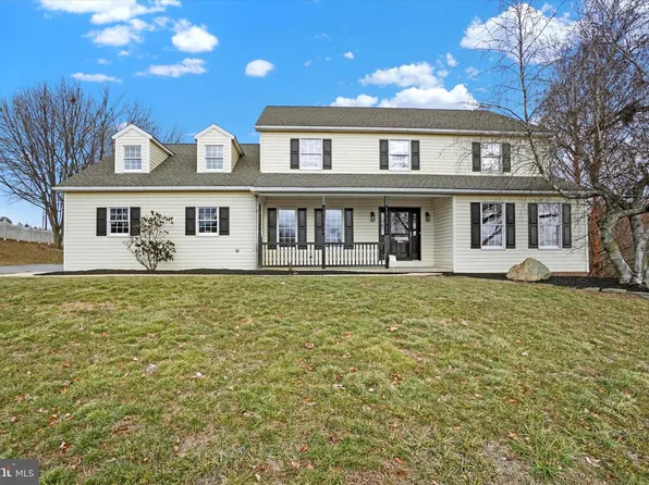 3009 Ashcomb Ct, Red Lion, PA 17356