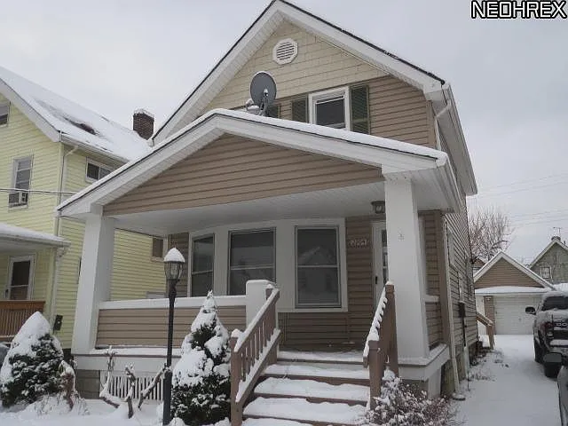 2204 W 104th St photo 1