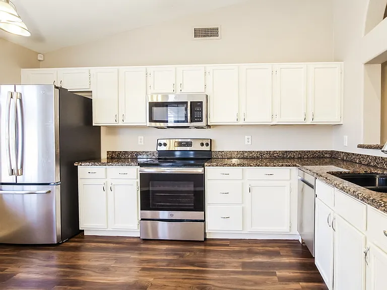 8727 W Sierra Vista Dr — Photo 6