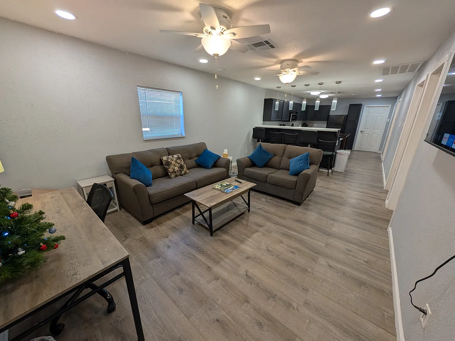 3 bed, 1094 sqft, $2,650 — Photo 4
