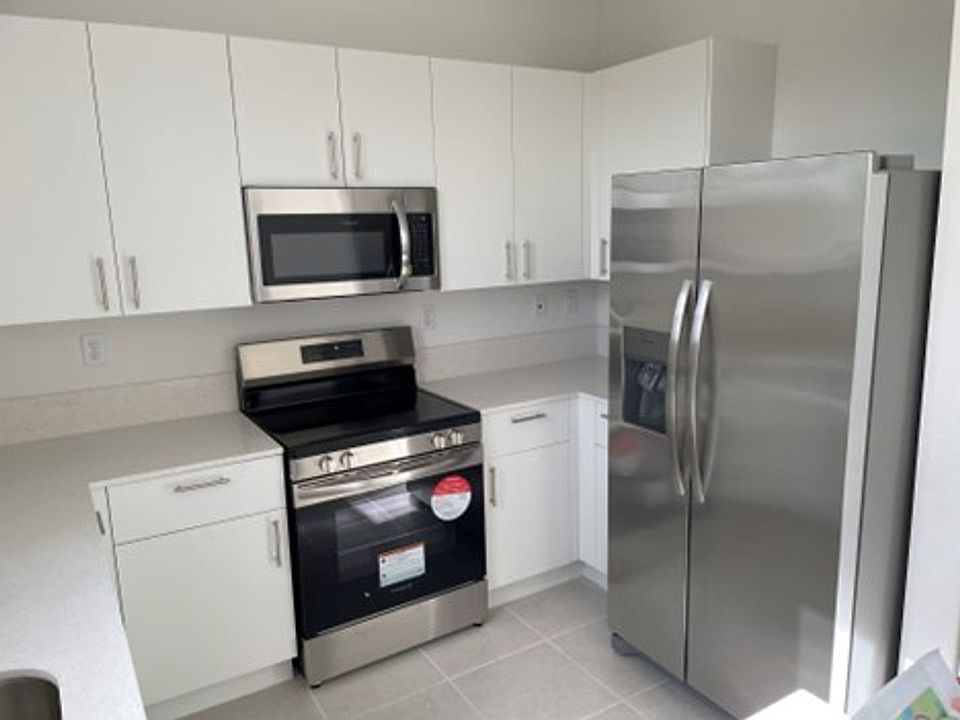 2nd image of 2542 SE 29th St