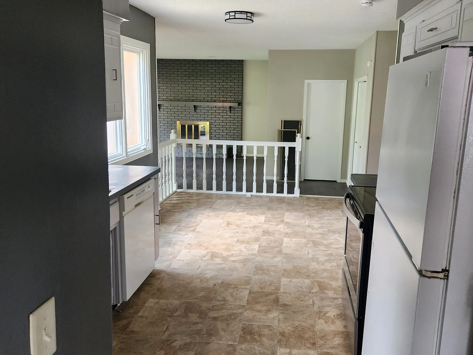 5 bed, 2700 sqft, $2,800 — Photo 4