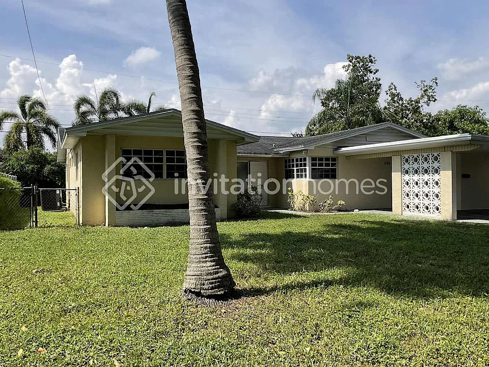 200 SW 65th Way