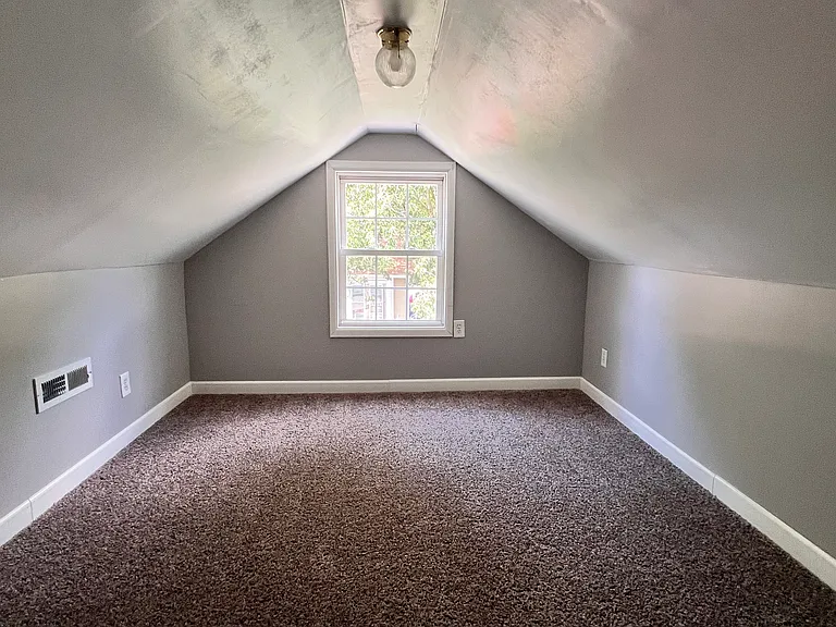 304 West St — Photo 8
