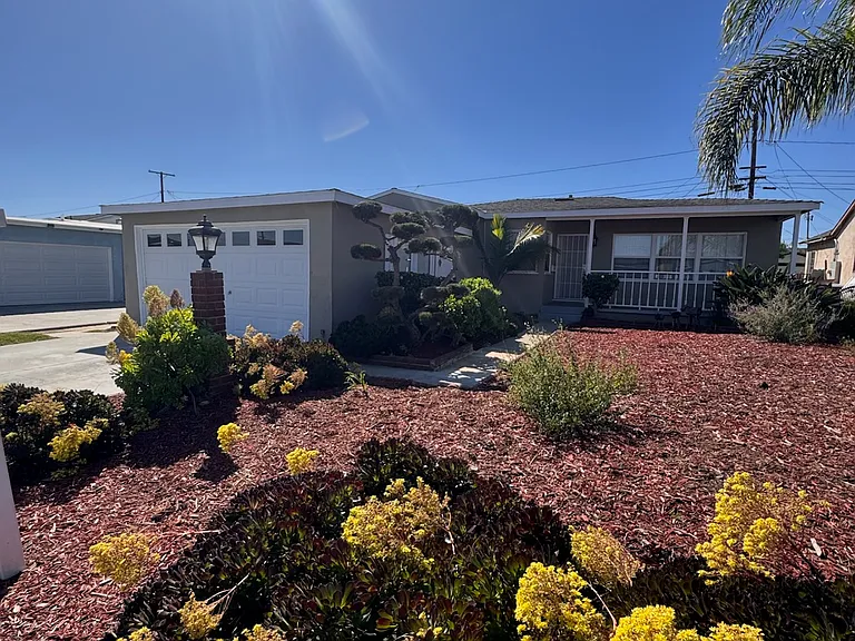 15419 Cimarron Ave — Photo 1
