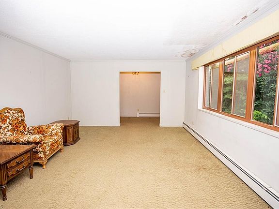 5th image of 112 Daniels Dairy Dr