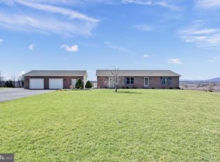 46 Carlisle Rd, Dillsburg, PA 17019