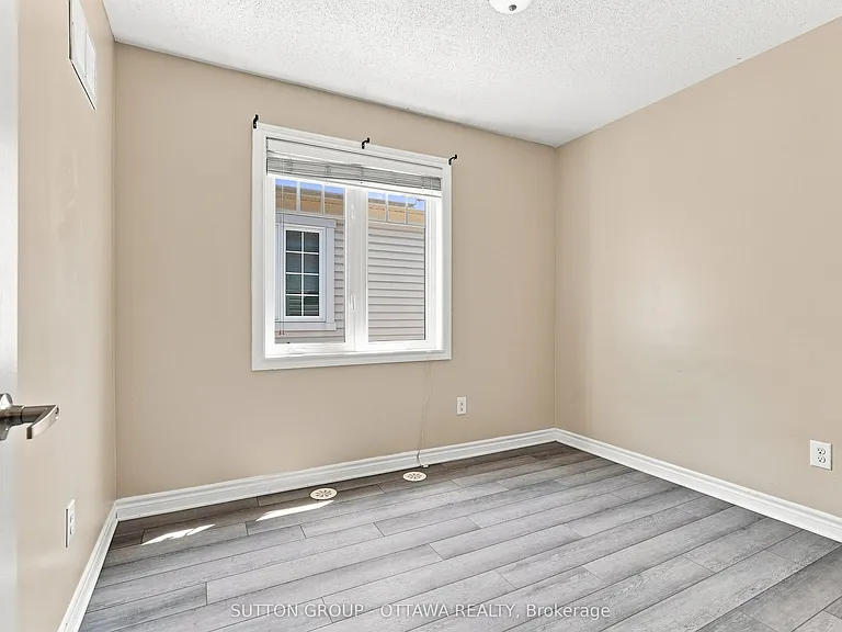 2621 Baynes Sound Way — Photo 13