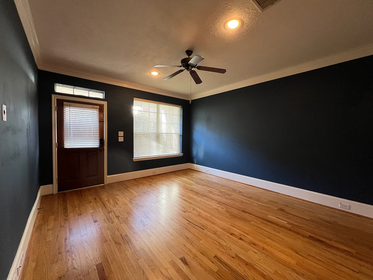 2 bed, 1312 sqft, $2,250 — Photo 3